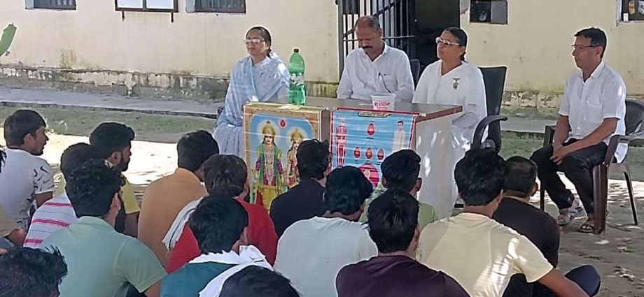 KOTPUTLI-BEHROR: सत्य मार्ग पर चलना ही मानव जीवन का लक्ष्य: लक्ष्मी बहन KOTPUTLI-BEHROR: सत्य मार्ग पर चलना ही मानव जीवन का लक्ष्य: लक्ष्मी बहन