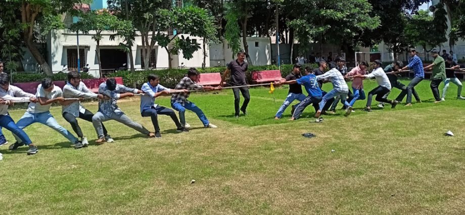 KOTPUTLI-BEHROR: खेल प्रतियोगिताओं में विद्यार्थियों ने लगाया जोर KOTPUTLI-BEHROR: खेल प्रतियोगिताओं में विद्यार्थियों ने लगाया जोर