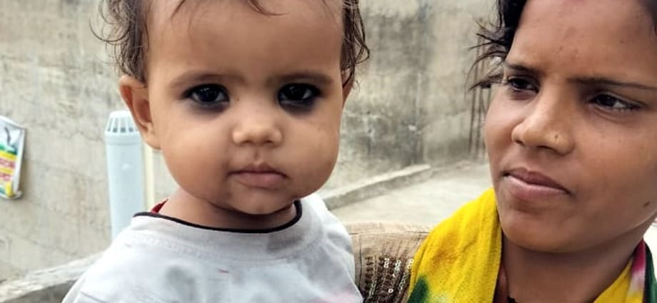 KOTPUTLI-BEHROR: नशे में धुत्त बाप के आगे बिलखती रही एक साल की मासूम KOTPUTLI-BEHROR: नशे में धुत्त बाप के आगे बिलखती रही एक साल की मासूम