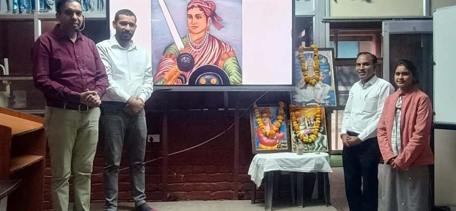 KOTPUTLI-BEHROR: धूमधाम से मनाई लक्ष्मी बाई की जयंती KOTPUTLI-BEHROR: धूमधाम से मनाई लक्ष्मी बाई की जयंती