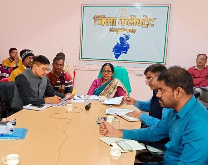 KOTPUTLI-BEHROR: कलेक्टर ने सुनी आमजन की परिवेदनाएं, 37 शिकायतें मिली KOTPUTLI-BEHROR: कलेक्टर ने सुनी आमजन की परिवेदनाएं, 37 शिकायतें मिली