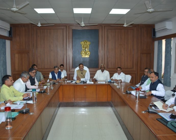 JAIPUR: सरकार बिजली व्यवस्था को सुदृढ़ करने के लिए हरसंभव कदम उठा रही है- ऊर्जा राज्य मंत्री JAIPUR: सरकार बिजली व्यवस्था को सुदृढ़ करने के लिए हरसंभव कदम उठा रही है- ऊर्जा राज्य मंत्री