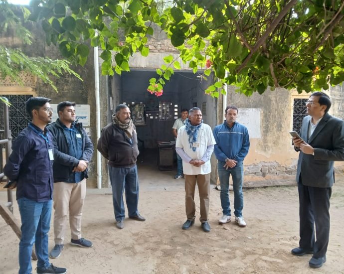 JAIPUR: पशुपालन शासन सचिव ने किया औचक निरीक्षण JAIPUR: पशुपालन शासन सचिव ने किया औचक निरीक्षण