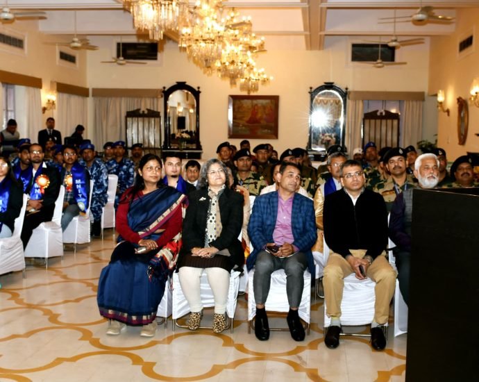 JAIPUR: राजभवन में विभिन्न राज्यों एवं केन्द्रशासित प्रदेशों का स्थापना दिवस मनाया गया JAIPUR: राजभवन में विभिन्न राज्यों एवं केन्द्रशासित प्रदेशों का स्थापना दिवस मनाया गया