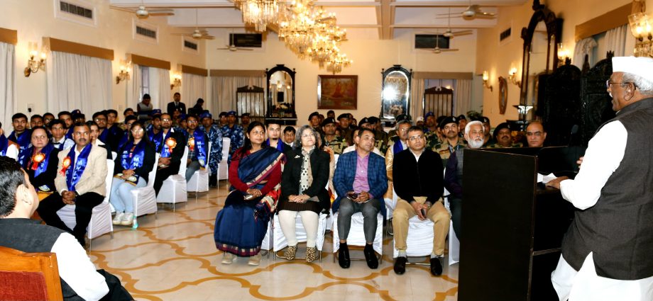 JAIPUR: राजभवन में विभिन्न राज्यों एवं केन्द्रशासित प्रदेशों का स्थापना दिवस मनाया गया