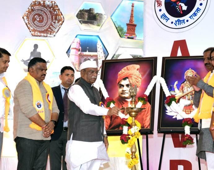 JAIPUR: युवा ‘विकसित भारत’ के संकल्प को पूरा करने में अपनी भागीदारी निभाएं—राज्यपाल JAIPUR: युवा ‘विकसित भारत’ के संकल्प को पूरा करने में अपनी भागीदारी निभाएं—राज्यपाल