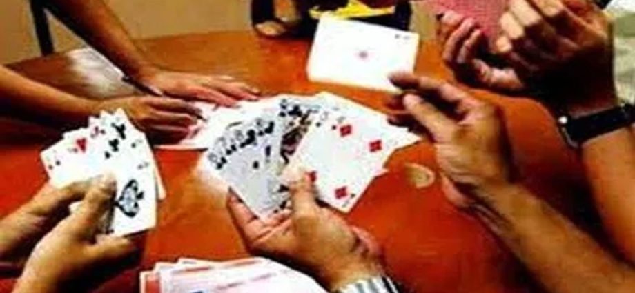 KOTPUTLI-BEHROR: पुलिस की छापेमार कार्रवाई, जुआ खेलते 10 गिरफ्तार KOTPUTLI-BEHROR: पुलिस की छापेमार कार्रवाई, जुआ खेलते 10 गिरफ्तार