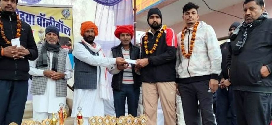 KOTPUTLI-BEHROR: बॉलीवॉल प्रतियोगिता में अंबाला व अजमेर ने बाजी मारी KOTPUTLI-BEHROR: बॉलीवॉल प्रतियोगिता में अंबाला व अजमेर ने बाजी मारी