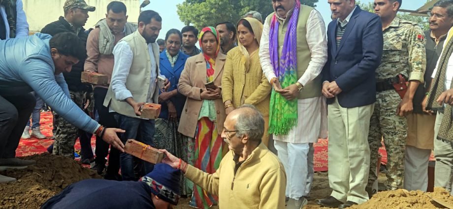 KOTPUTLI-BEHROR: जिस पाठ्यक्रम की जरुरत, उसे खोले कंपनियां: सांसद KOTPUTLI-BEHROR: जिस पाठ्यक्रम की जरुरत, उसे खोले कंपनियां: सांसद