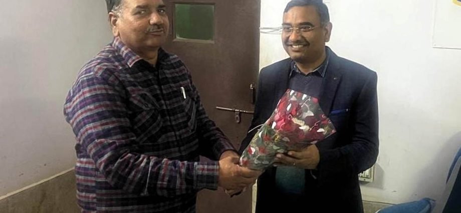 KOTPUTLI-BEHROR: नए डीटीओ सुनील कुमार सैनी ने संभाला पदभार KOTPUTLI-BEHROR: नए डीटीओ सुनील कुमार सैनी ने संभाला पदभार