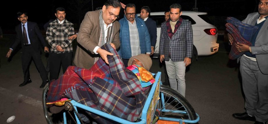 JAIPUR: मुख्यमंत्री भजनलाल शर्मा ने जयपुर शहर में रैन बसेरे का किया निरीक्षण JAIPUR: मुख्यमंत्री भजनलाल शर्मा ने जयपुर शहर में रैन बसेरे का किया निरीक्षण