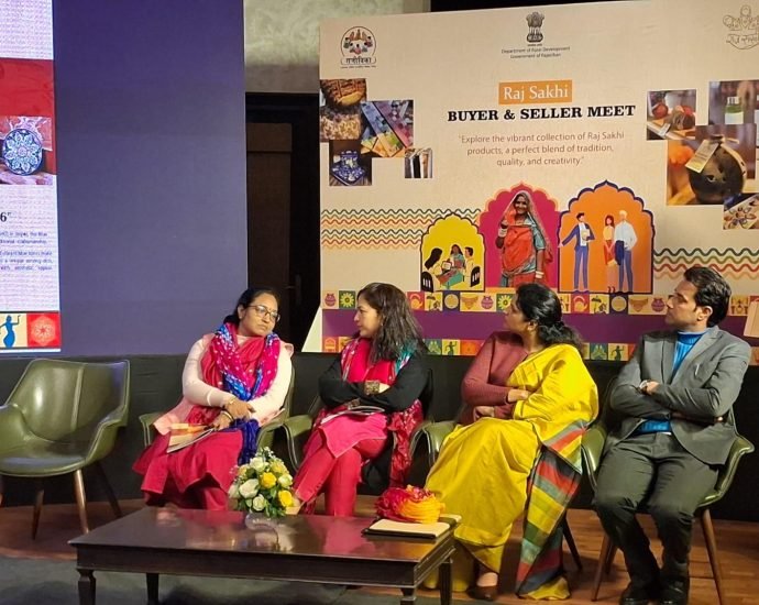 JAIPUR: महिलाओं द्वारा निर्मित उत्पादों को प्रोत्साहित करने की अनूठी पहल के तहत बीकानेर हाउस में आयोजित हुई राजसखी बायर-सेलर मीट JAIPUR: महिलाओं द्वारा निर्मित उत्पादों को प्रोत्साहित करने की अनूठी पहल के तहत बीकानेर हाउस में आयोजित हुई राजसखी बायर-सेलर मीट