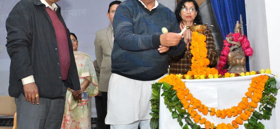 JAIPUR: उल्लास-नव भारत साक्षरता कार्यक्रम के अन्तर्गत उल्लास मेले का आयोजन निरक्षरों में ज्ञान के दीप जलाना मानवता की परम सेवा – विद्यालयी शिक्षा एवं पंचायती राज मंत्री JAIPUR: उल्लास-नव भारत साक्षरता कार्यक्रम के अन्तर्गत उल्लास मेले का आयोजन निरक्षरों में ज्ञान के दीप जलाना मानवता की परम सेवा – विद्यालयी शिक्षा एवं पंचायती राज मंत्री