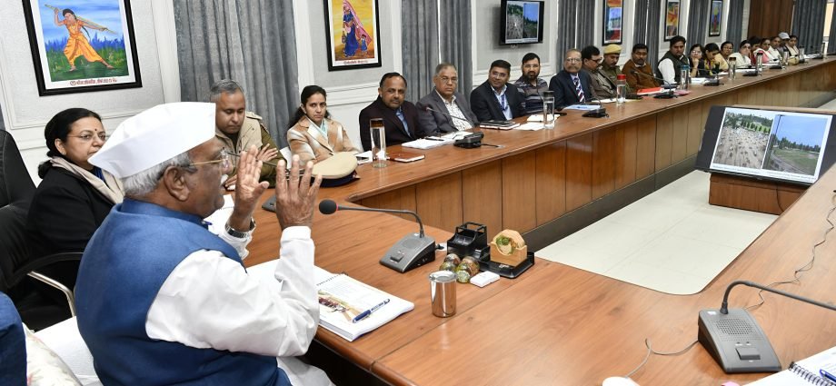 JAIPUR: राज्यपाल बागडे ने सीकर में जिला समीक्षा बैठक ली विकास योजनाओं का लाभ पात्र लोगों को मिले -राज्यपाल JAIPUR: राज्यपाल बागडे ने सीकर में जिला समीक्षा बैठक ली विकास योजनाओं का लाभ पात्र लोगों को मिले -राज्यपाल