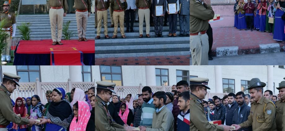 JAIPUR: गणतंत्र दिवस-2025 —पुलिस मुख्यालय में शान से लहराया तिरंगा JAIPUR: गणतंत्र दिवस-2025 —पुलिस मुख्यालय में शान से लहराया तिरंगा