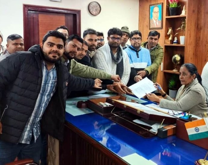 KOTPUTLI-BEHROR: मंत्रालयिक निदेशालय में शामिल नहीं होना चाहते राजस्वकर्मी KOTPUTLI-BEHROR: मंत्रालयिक निदेशालय में शामिल नहीं होना चाहते राजस्वकर्मी