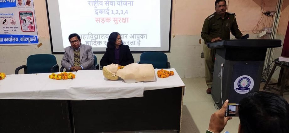 KOTPUTLI-BEHROR: घायलों की मदद कर दें मानवता का परिचय: महेन्द्र कुमार KOTPUTLI-BEHROR: घायलों की मदद कर दें मानवता का परिचय: महेन्द्र कुमार