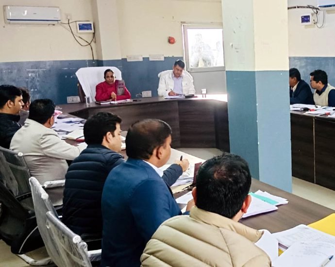 KOTPUTLI-BEHROR: कलेक्टर के निर्देश: अवैध खनन व ओवरलोड पर हो कार्रवाई KOTPUTLI-BEHROR: कलेक्टर के निर्देश: अवैध खनन व ओवरलोड पर हो कार्रवाई