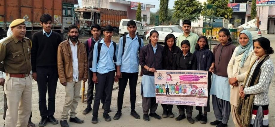 KOTPUTLI-BEHROR: सरुंड गांव में विधिक चेतना कार्यक्रम आयोजित KOTPUTLI-BEHROR: सरुंड गांव में विधिक चेतना कार्यक्रम आयोजित