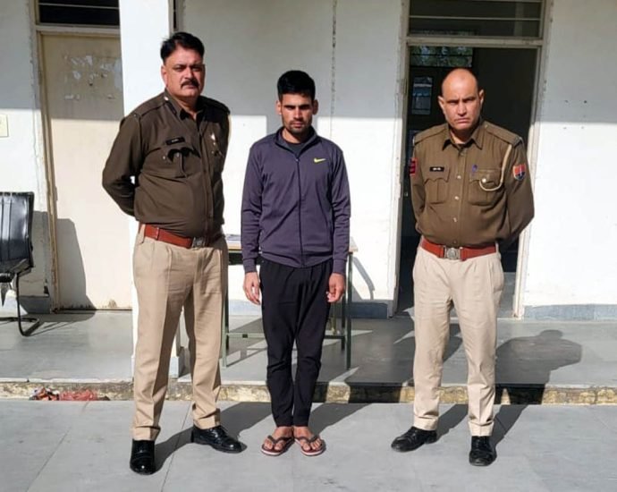 KOTPUTLI-BEHROR: 11 साल की नाबालिगा भतीजी से किया दुष्कर्म KOTPUTLI-BEHROR: 11 साल की नाबालिगा भतीजी से किया दुष्कर्म