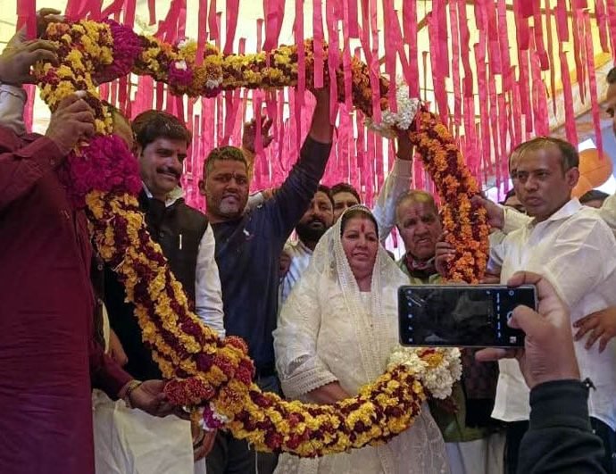 KOTPUTLI-BEHROR: कोटपूतली पहुंचे अशोक चांदना का स्वागत किया KOTPUTLI-BEHROR: कोटपूतली पहुंचे अशोक चांदना का स्वागत किया