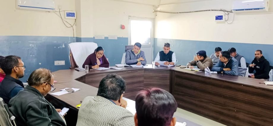 KOTPUTLI-BEHROR: चेतावनी: कलेक्टर बोली-बर्दाश्त नहीं होगी कोताही KOTPUTLI-BEHROR: चेतावनी: कलेक्टर बोली-बर्दाश्त नहीं होगी कोताही