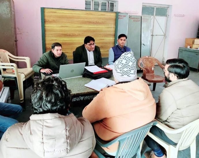 KOTPUTLI-BEHROR: सीएमएचओ ने की टीबी मुक्त ग्राम पंचायत अभियान की समीक्षा KOTPUTLI-BEHROR: सीएमएचओ ने की टीबी मुक्त ग्राम पंचायत अभियान की समीक्षा