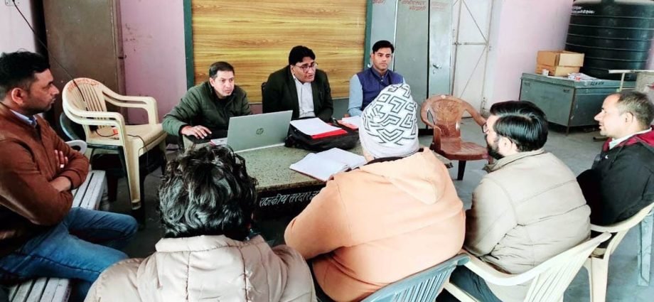 KOTPUTLI-BEHROR: सीएमएचओ ने की टीबी मुक्त ग्राम पंचायत अभियान की समीक्षा KOTPUTLI-BEHROR: सीएमएचओ ने की टीबी मुक्त ग्राम पंचायत अभियान की समीक्षा