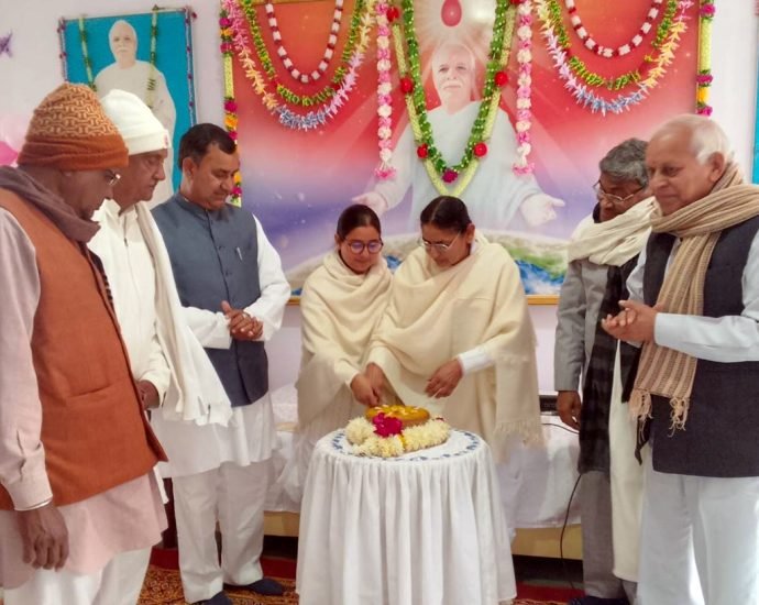 KOTPUTLI-BEHROR: ब्रह्मकुमारियों ने मनाया नववर्ष स्नेह मिलन KOTPUTLI-BEHROR: ब्रह्मकुमारियों ने मनाया नववर्ष स्नेह मिलन