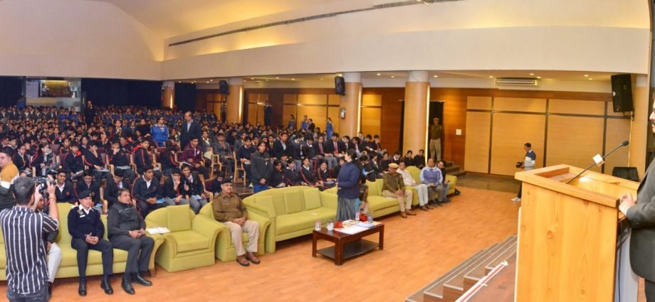 JAIPUR: राष्ट्रीय सड़क सुरक्षा माह (01 से 31 जनवरी, 2025) JAIPUR: राष्ट्रीय सड़क सुरक्षा माह (01 से 31 जनवरी, 2025)