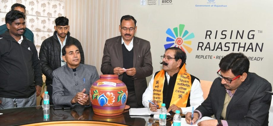 JAIPUR: मुख्यमंत्री के विजन को पूरा करने में जुटा माटी कला बोर्ड JAIPUR: मुख्यमंत्री के विजन को पूरा करने में जुटा माटी कला बोर्ड