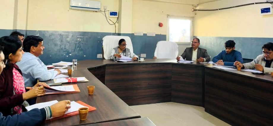 KOTPUTLI-BEHROR: जिले के एमओयू के क्रियान्वयन में गति लाएं: कलेक्टर KOTPUTLI-BEHROR: जिले के एमओयू के क्रियान्वयन में गति लाएं: कलेक्टर