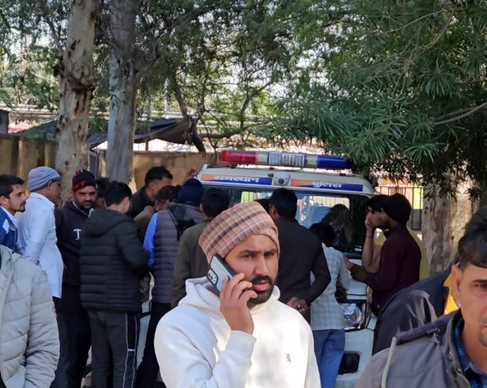 KOTPUTLI-BEHROR: संदिग्ध अवस्था में मौत, अलवर से कोटपूतली लाया शव KOTPUTLI-BEHROR: संदिग्ध अवस्था में मौत, अलवर से कोटपूतली लाया शव