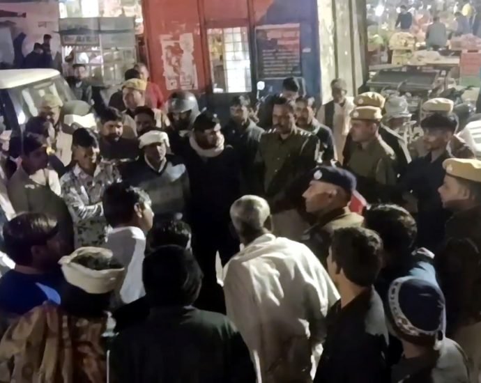 KOTPUTLI-BEHROR: राष्ट्रीय सडक़ सुरक्षा सप्ताह के तहत किया जागरूक KOTPUTLI-BEHROR: राष्ट्रीय सडक़ सुरक्षा सप्ताह के तहत किया जागरूक