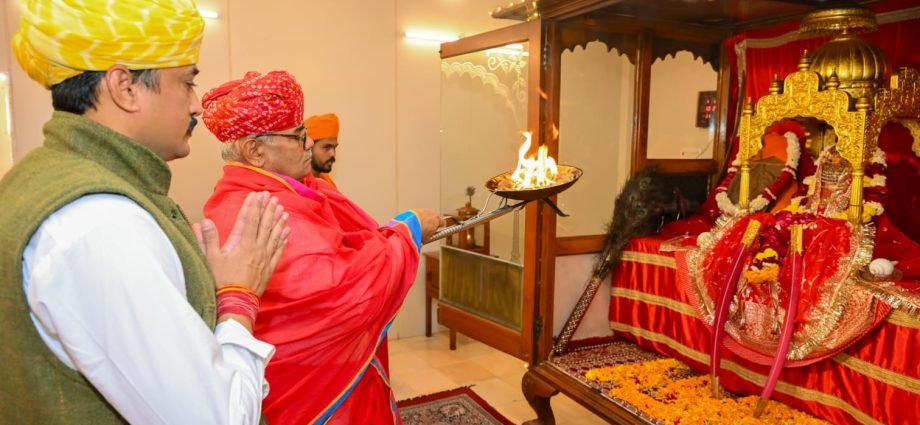 JAIPUR: शिक्षा मंत्री का जसोल धाम दौरा JAIPUR: शिक्षा मंत्री का जसोल धाम दौरा