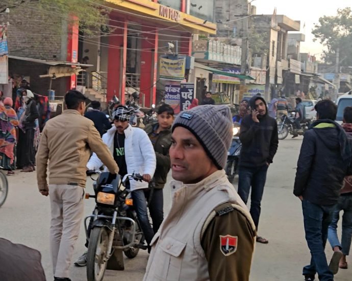 KOTPUTLI-BEHROR: सडक़ों पर उतरी पुलिस, जांच अभियान में काटे चालान KOTPUTLI-BEHROR: सडक़ों पर उतरी पुलिस, जांच अभियान में काटे चालान