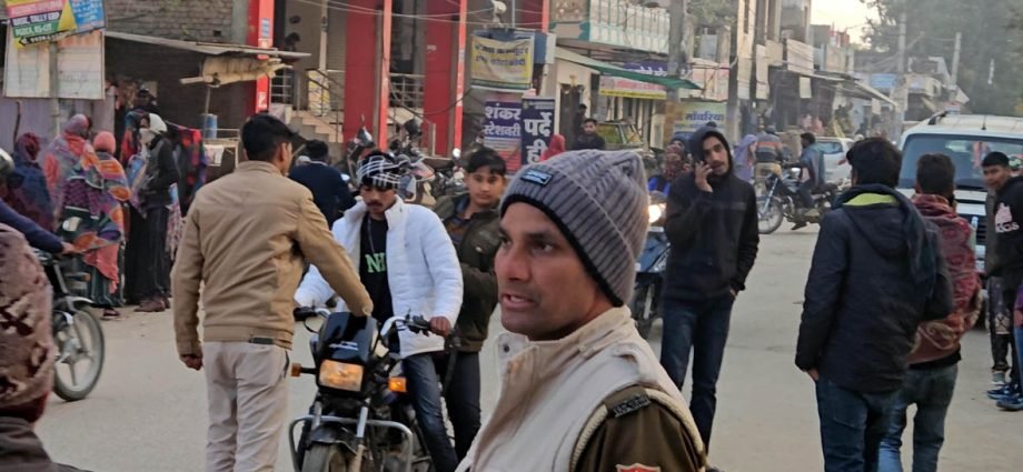 KOTPUTLI-BEHROR: सडक़ों पर उतरी पुलिस, जांच अभियान में काटे चालान KOTPUTLI-BEHROR: सडक़ों पर उतरी पुलिस, जांच अभियान में काटे चालान