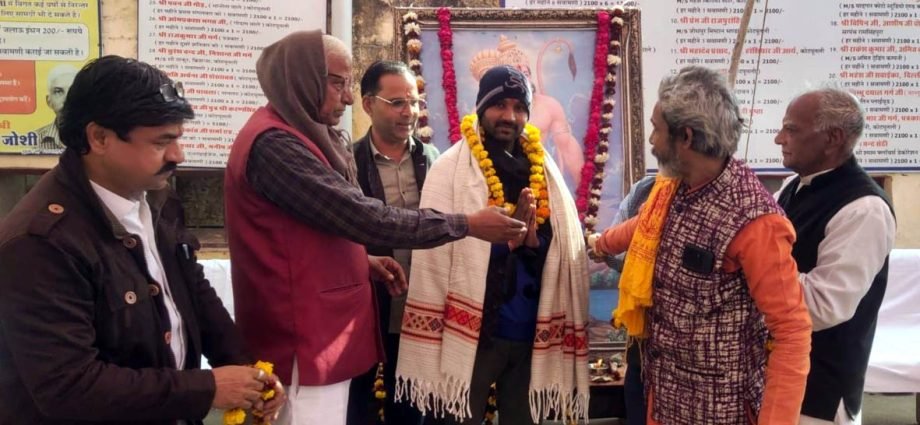 KOTPUTLI-BEHROR: श्री जयसिंह गौशाला में सुंदरकांड, गायों की सेवा KOTPUTLI-BEHROR: श्री जयसिंह गौशाला में सुंदरकांड, गायों की सेवा