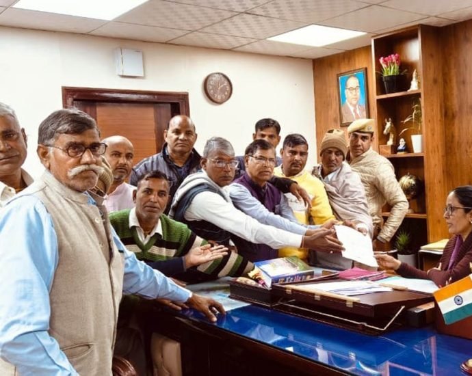 KOTPUTLI-BEHROR: पुरुषोत्तमपुरा व बेरीबांध को अलग-अलग करने की मांग KOTPUTLI-BEHROR: पुरुषोत्तमपुरा व बेरीबांध को अलग-अलग करने की मांग