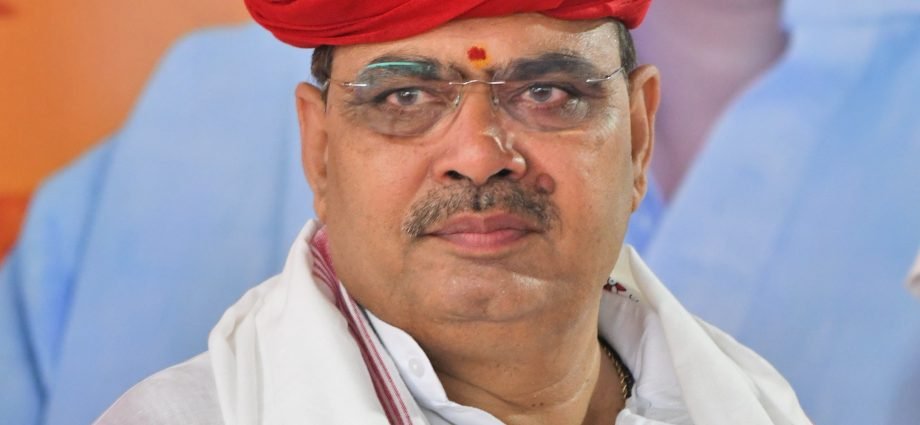 JAIPUR: मुख्यमंत्री भजनलाल शर्मा का श्रमिक कल्याण की दिशा में संवेदनशील निर्णय JAIPUR: मुख्यमंत्री भजनलाल शर्मा का श्रमिक कल्याण की दिशा में संवेदनशील निर्णय