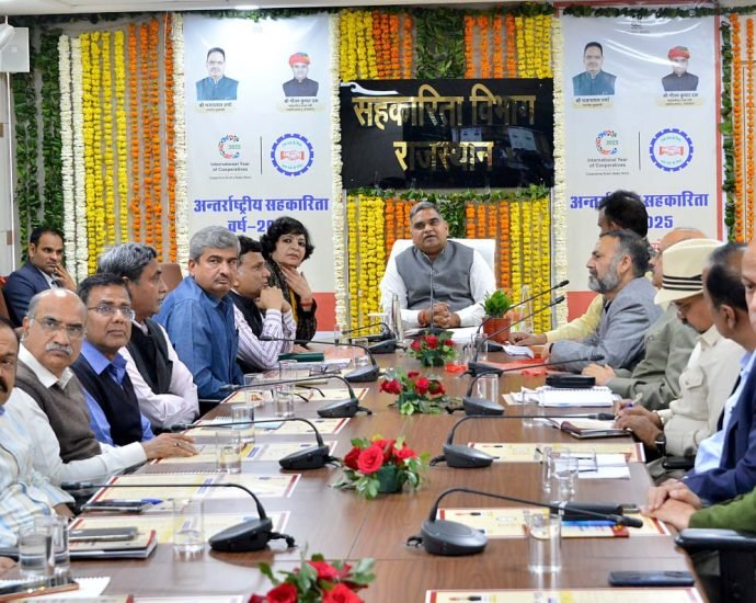 JAIPUR: सहकारिता मंत्री ने किया वार्षिक कार्ययोजना एवं कैलेण्डर का विमोचन JAIPUR: सहकारिता मंत्री ने किया वार्षिक कार्ययोजना एवं कैलेण्डर का विमोचन