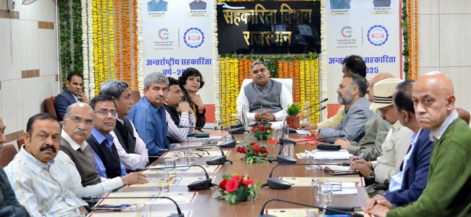 JAIPUR: सहकारिता मंत्री ने किया वार्षिक कार्ययोजना एवं कैलेण्डर का विमोचन JAIPUR: सहकारिता मंत्री ने किया वार्षिक कार्ययोजना एवं कैलेण्डर का विमोचन