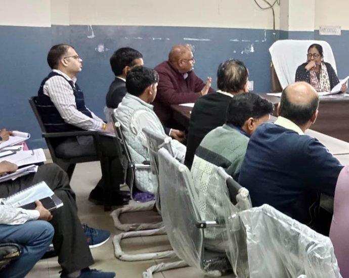 KOTPUTLI-BEHROR: कलेक्टर ने कई मुद्दों पर मंथन कर दिए निर्देश KOTPUTLI-BEHROR: कलेक्टर ने कई मुद्दों पर मंथन कर दिए निर्देश