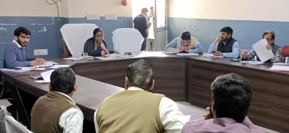 KOTPUTLI-BEHROR: राइजिंग राजस्थान: एमओयू के क्रियान्वयन पर जोर KOTPUTLI-BEHROR: राइजिंग राजस्थान: एमओयू के क्रियान्वयन पर जोर