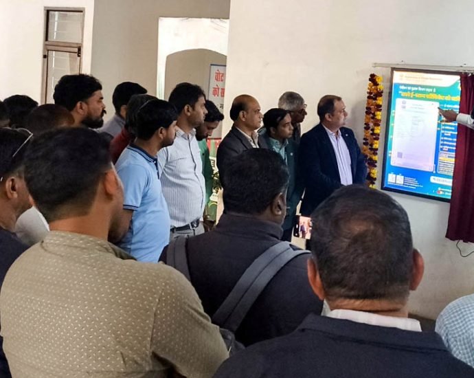 KOTPUTLI-BEHROR: पंजीयन विभाग के जागरुकता पोस्टर का विमोचन KOTPUTLI-BEHROR: पंजीयन विभाग के जागरुकता पोस्टर का विमोचन