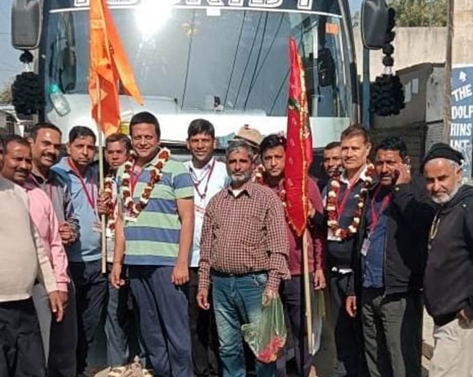 KOTPUTLI-BEHROR: तीसरी प्रज्ञा महाकुंभ यात्रा हुई रवाना KOTPUTLI-BEHROR: तीसरी प्रज्ञा महाकुंभ यात्रा हुई रवाना