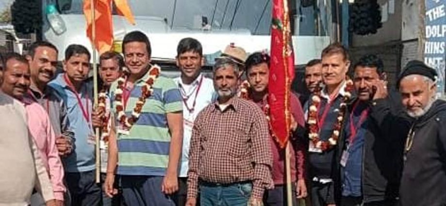 KOTPUTLI-BEHROR: तीसरी प्रज्ञा महाकुंभ यात्रा हुई रवाना KOTPUTLI-BEHROR: तीसरी प्रज्ञा महाकुंभ यात्रा हुई रवाना