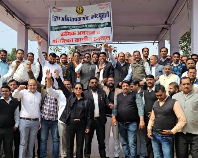 KOTPUTLI-BEHROR: सातवें दिन भी भूख हड़ताल, धरना-प्रदर्शन KOTPUTLI-BEHROR: सातवें दिन भी भूख हड़ताल, धरना-प्रदर्शन