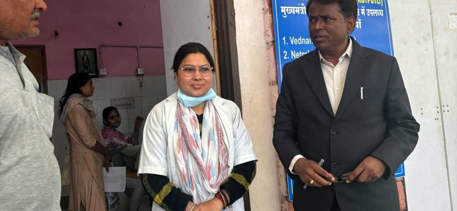 KOTPUTLI-BEHROR: अतिरिक्त निदेशक ने किया औचक निरीक्षण KOTPUTLI-BEHROR: अतिरिक्त निदेशक ने किया औचक निरीक्षण