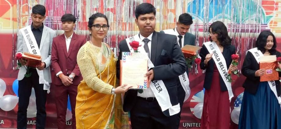 KOTPUTLI-BEHROR: डीपीडब्ल्यूएस स्कूल में फेयरवेल पार्टी KOTPUTLI-BEHROR: डीपीडब्ल्यूएस स्कूल में फेयरवेल पार्टी